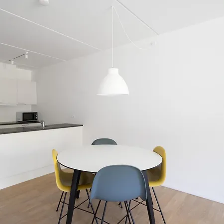 Spacious 2-br W A Balcony By Harbour - 92 아파트